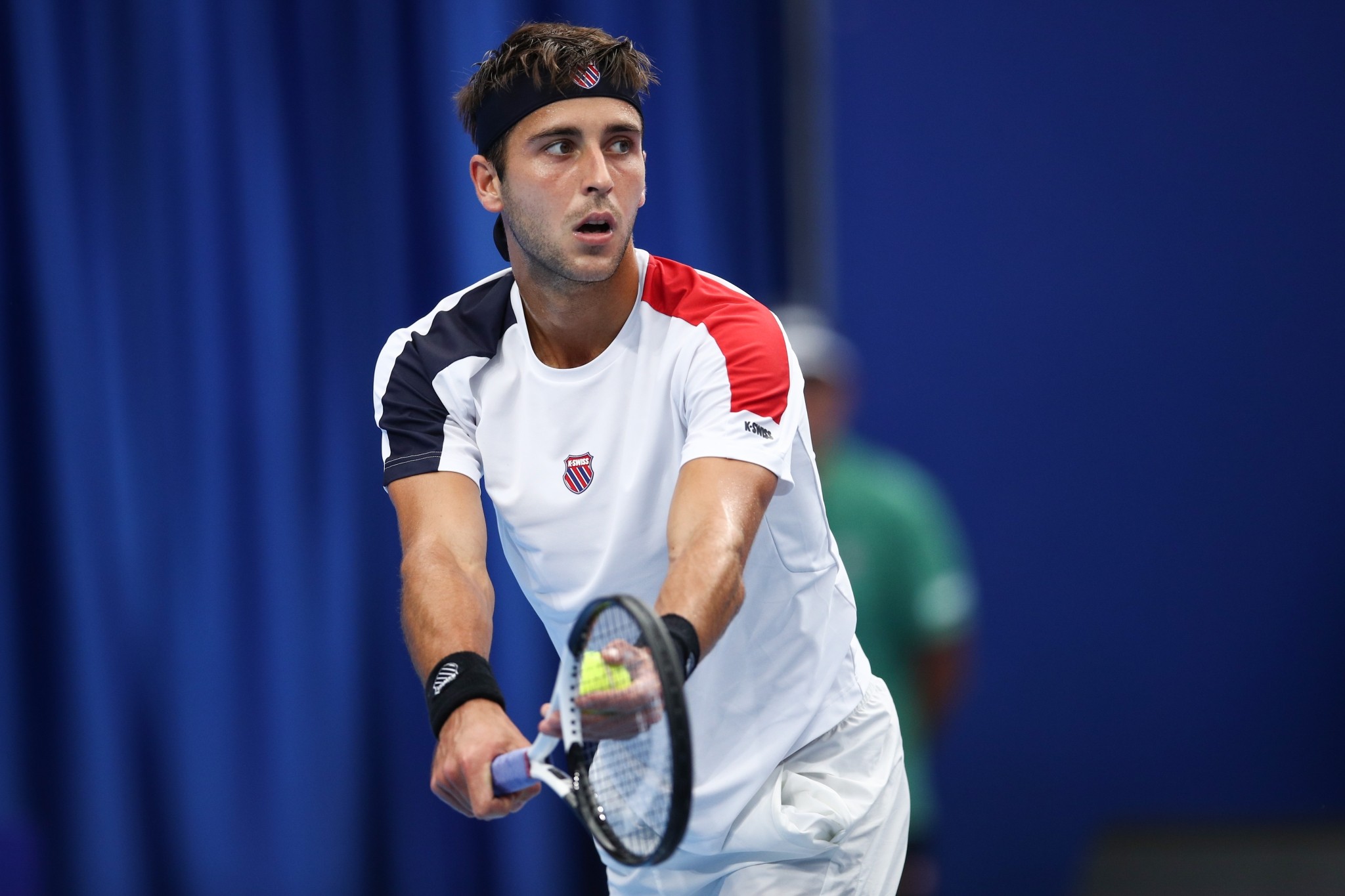 赛场边的提 赛场边的提