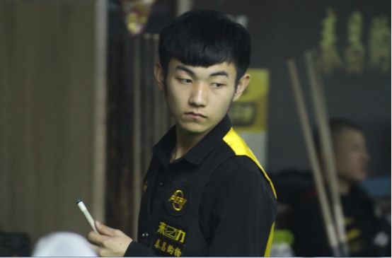 里面临的一 里面临的一